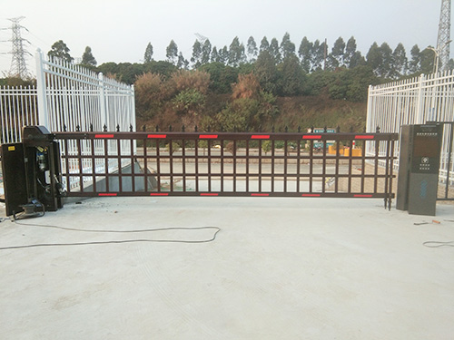 电动伸缩门展示